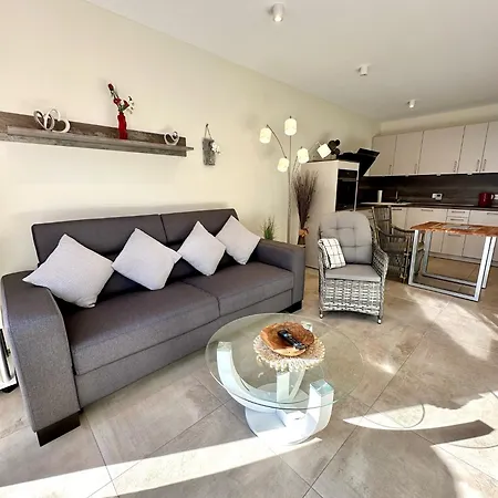 2705 - Strandwiese 16 *